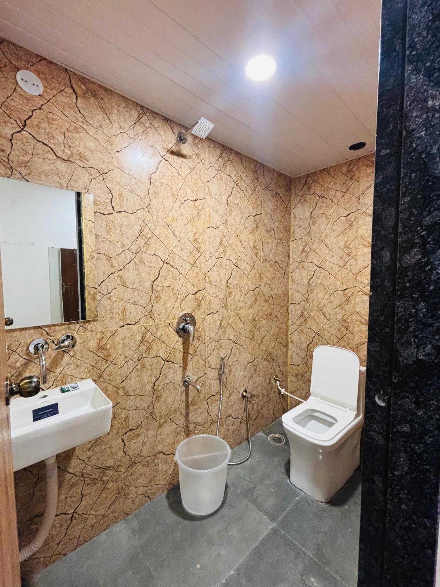 Hotel Vedicvista Indore Exteriör bild