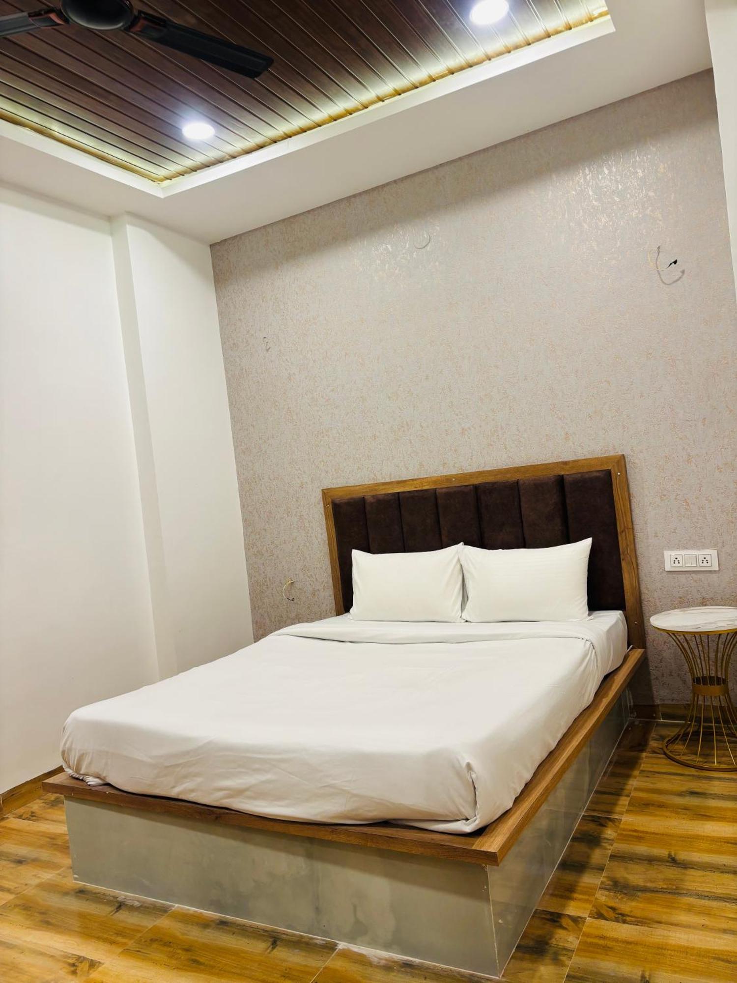 Hotel Vedicvista Indore Exteriör bild