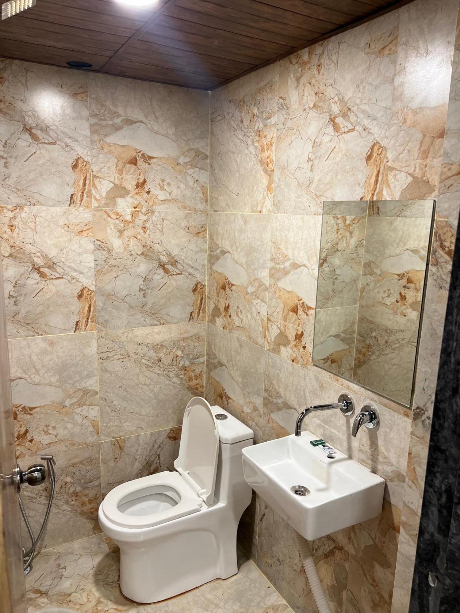 Hotel Vedicvista Indore Exteriör bild